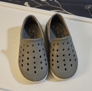 Old navy gray perforated Toddler slip on shoes size 6